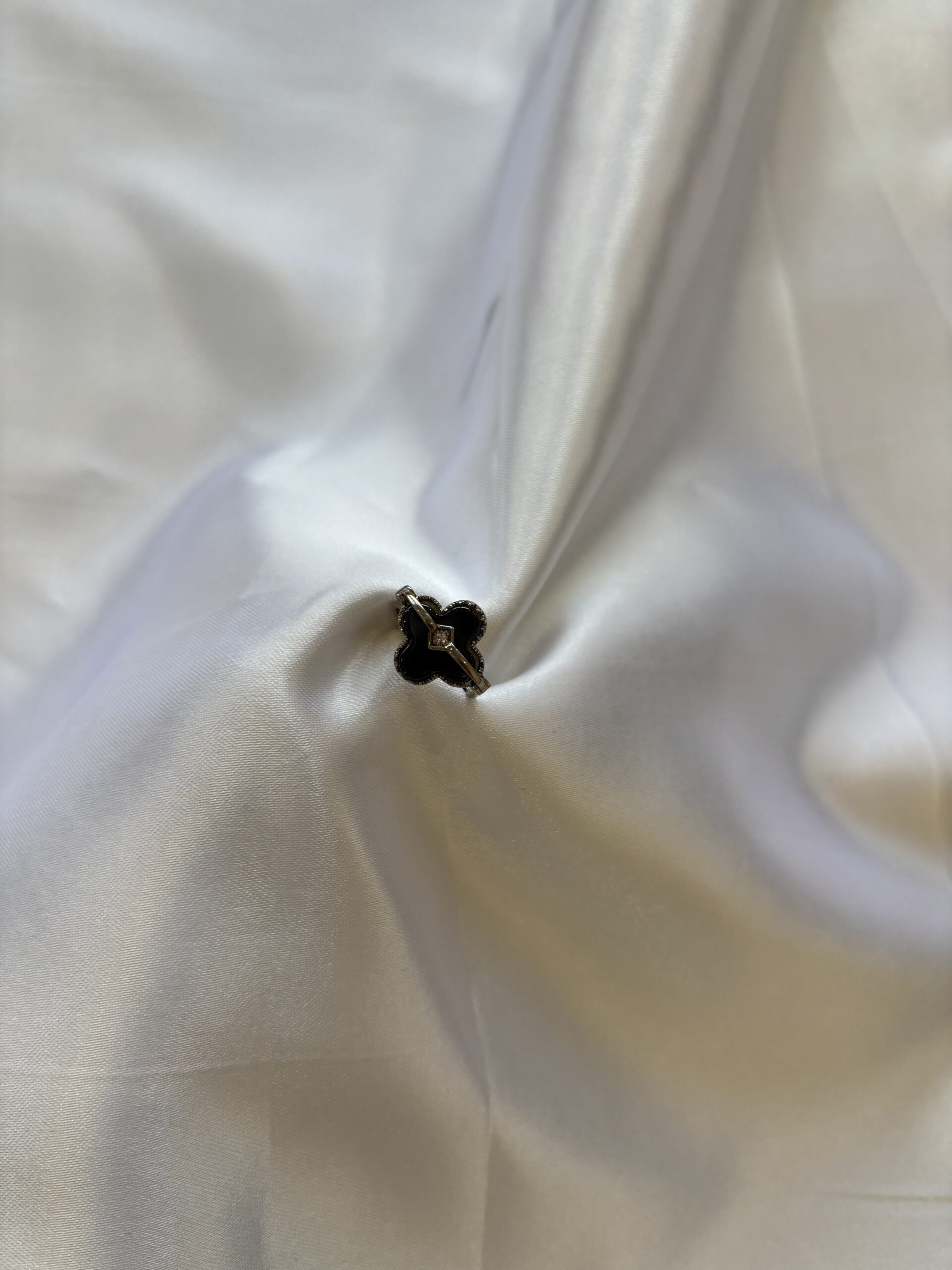 Onyx Clover Signature Ring - Image 2